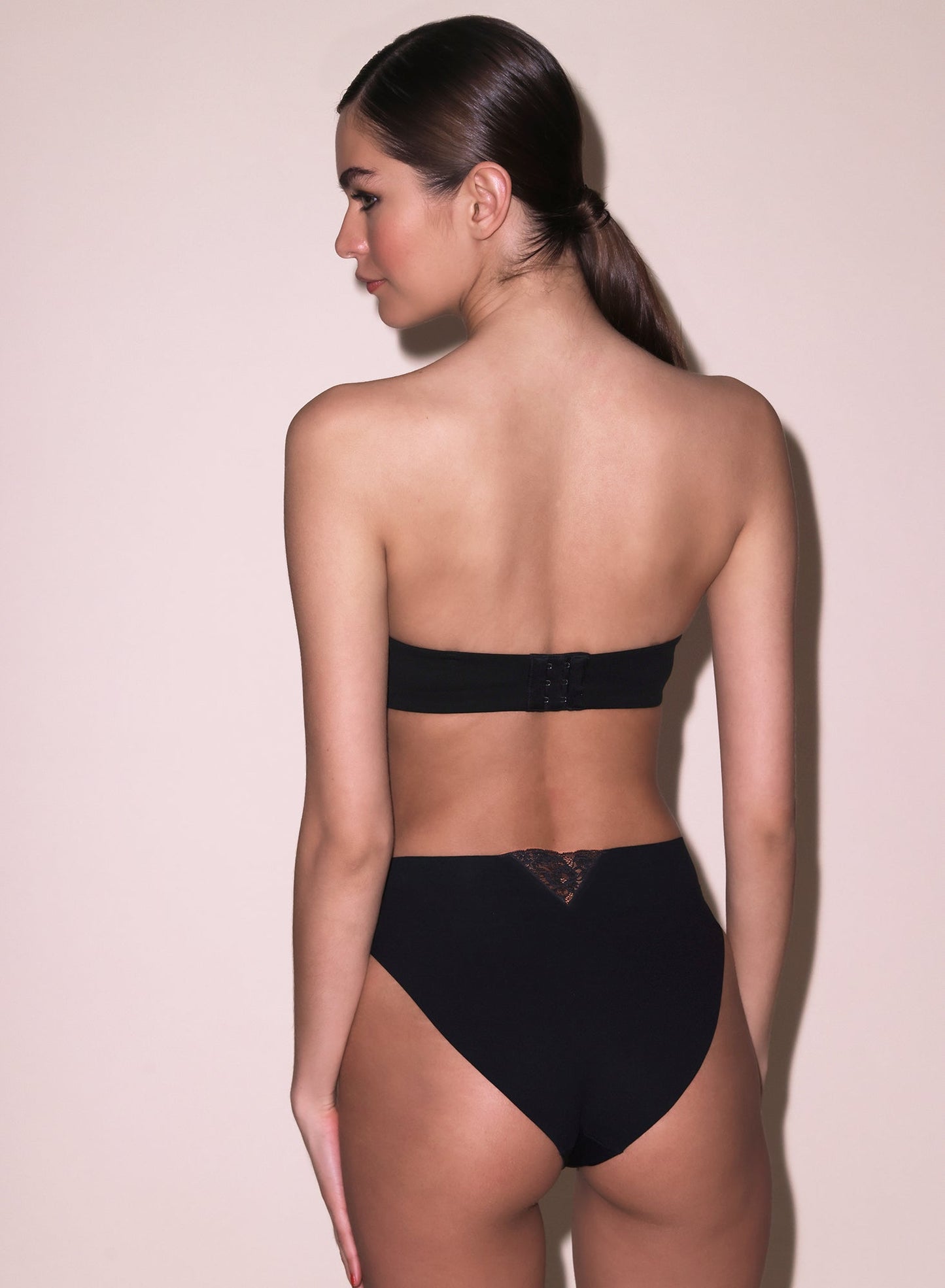 Black Le Stretch Micro Multi-Way Bra | Fleur du Mal